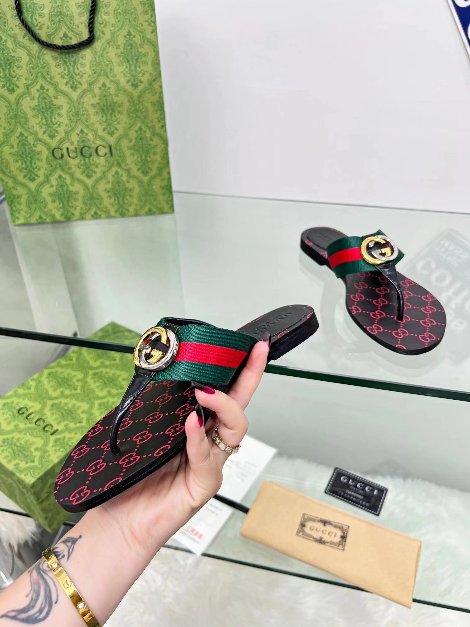 GG THONG WEB SANDAL
