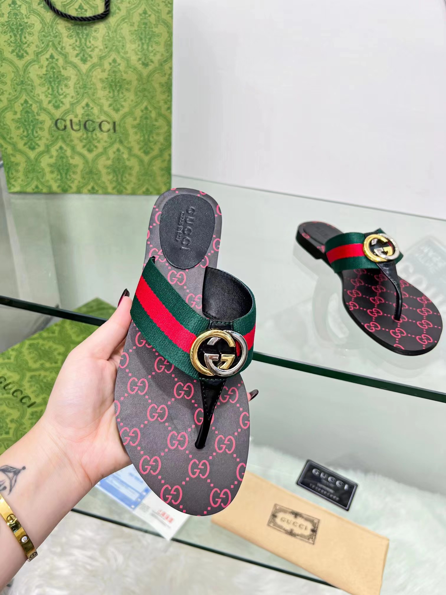 GG THONG WEB SANDAL