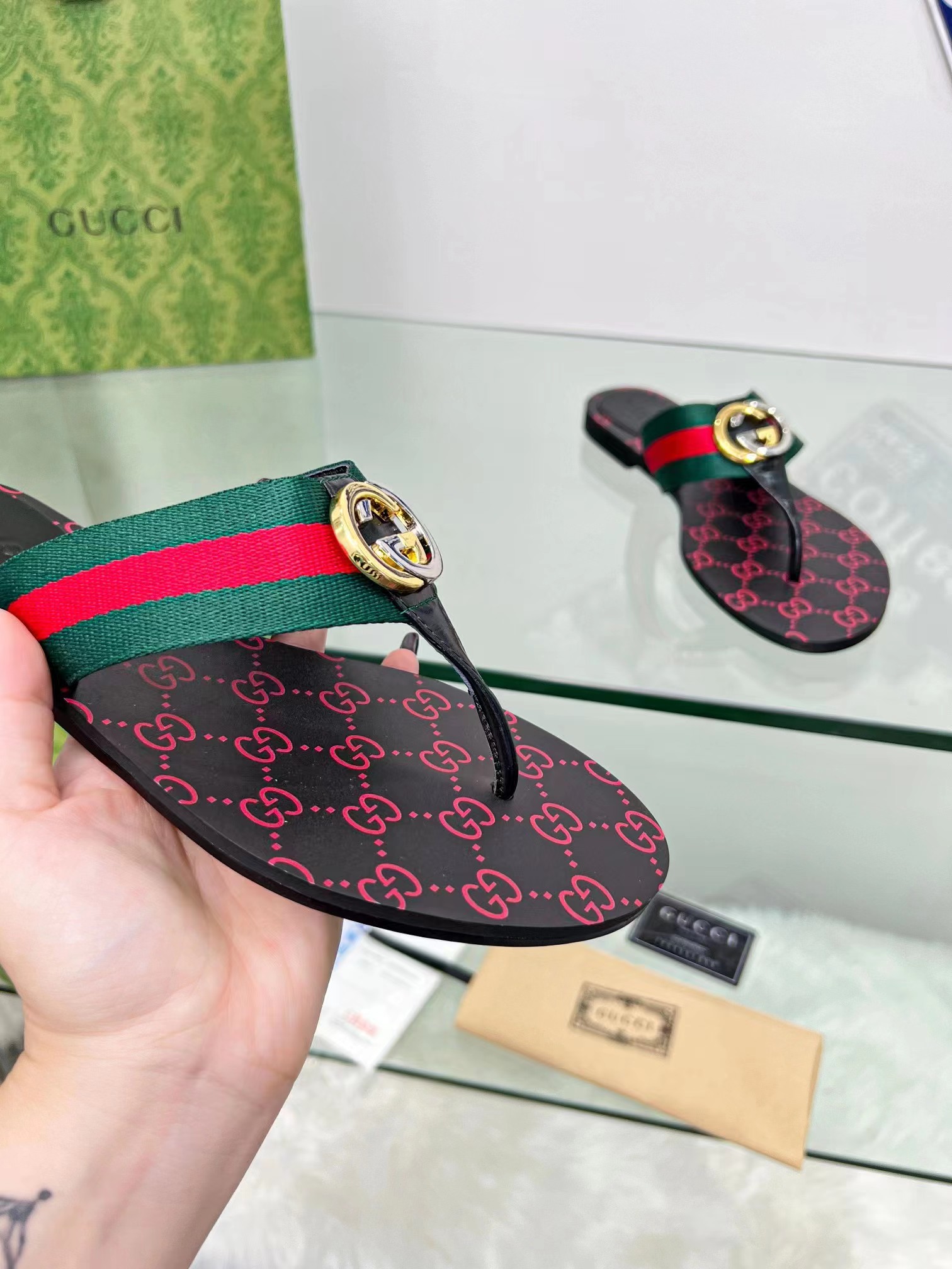 GG THONG WEB SANDAL