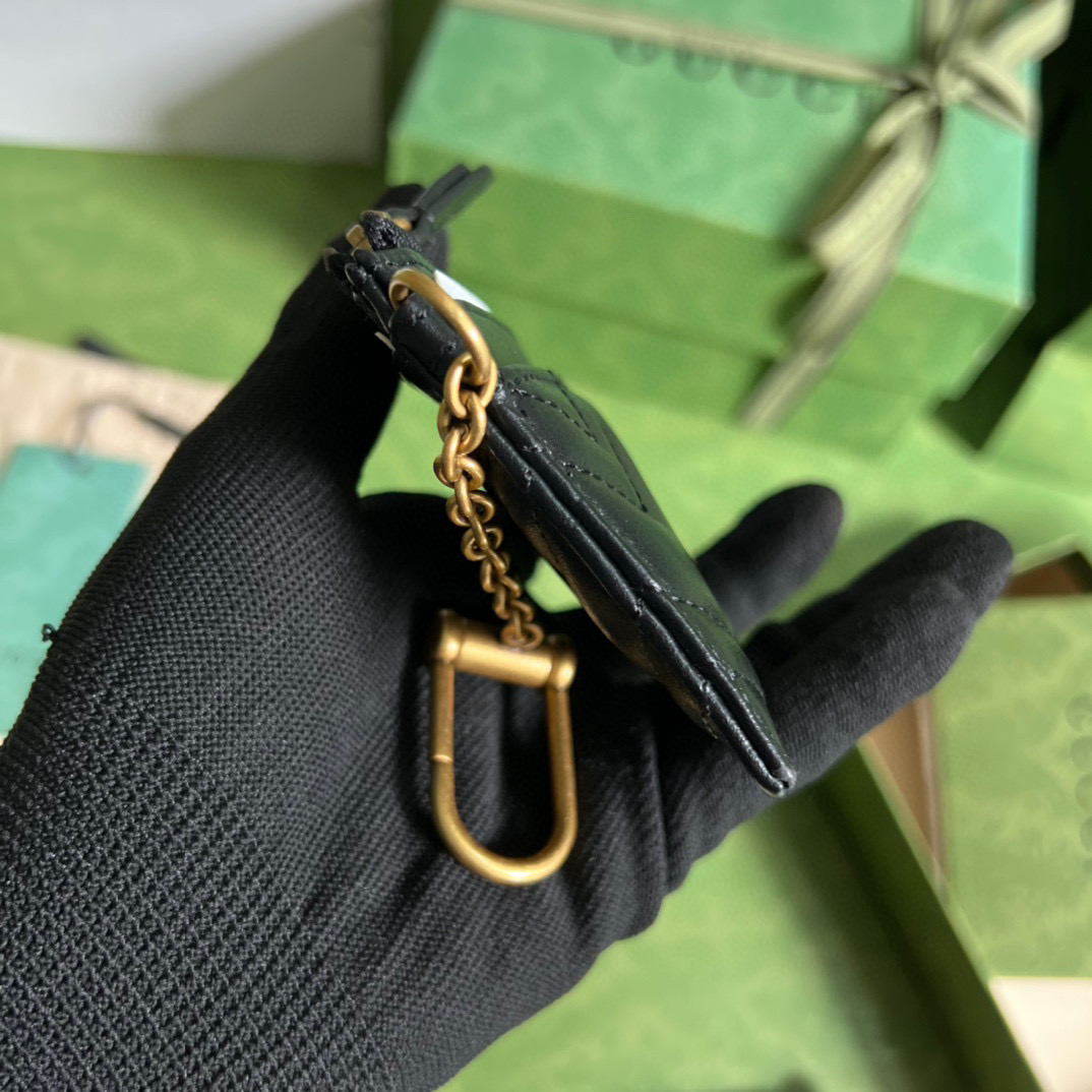 G*u*i keychain wallet