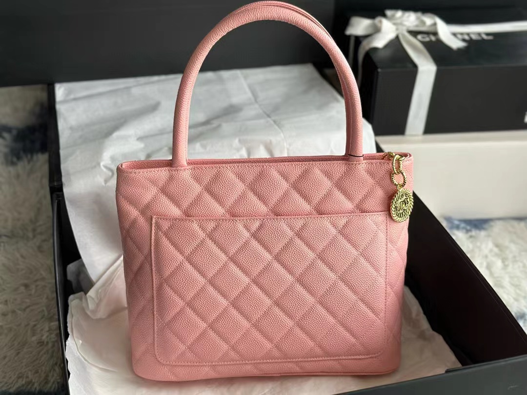 Ch*el tote in pink