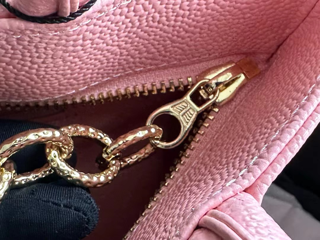 Ch*el tote in pink