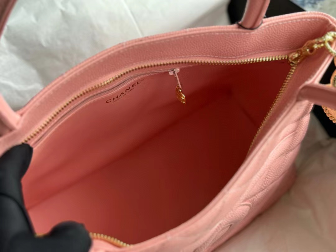 Ch*el tote in pink