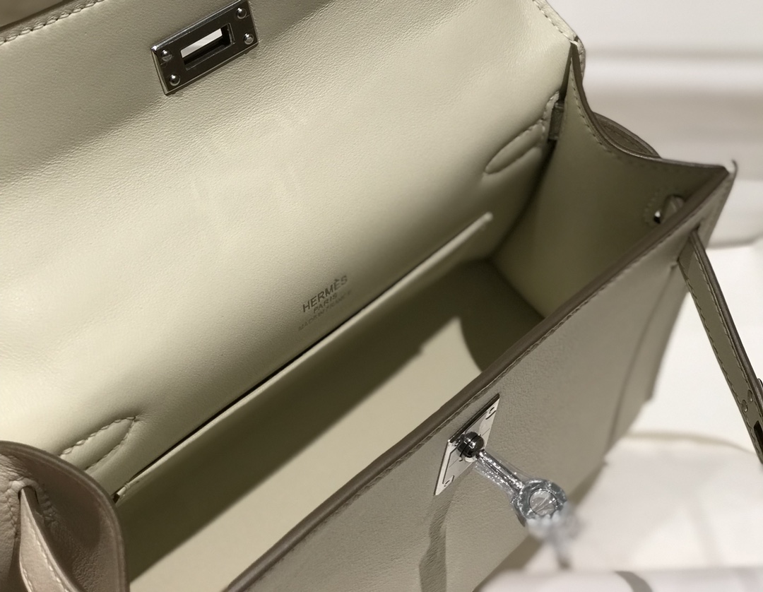 H**mes kelly pochette