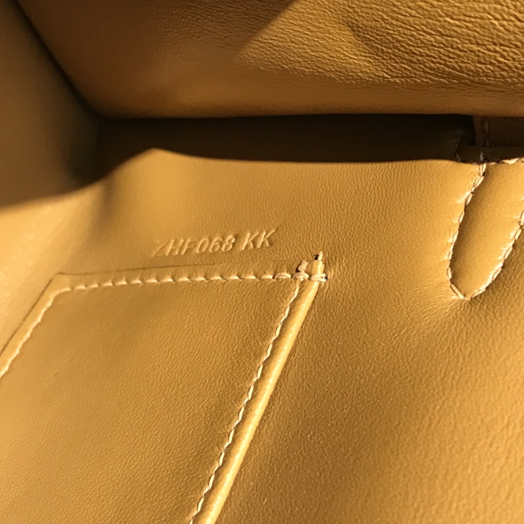 H**mes kelly pochette
