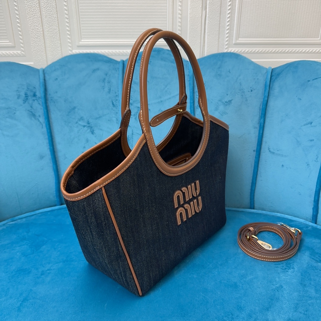 Lvy tote bag