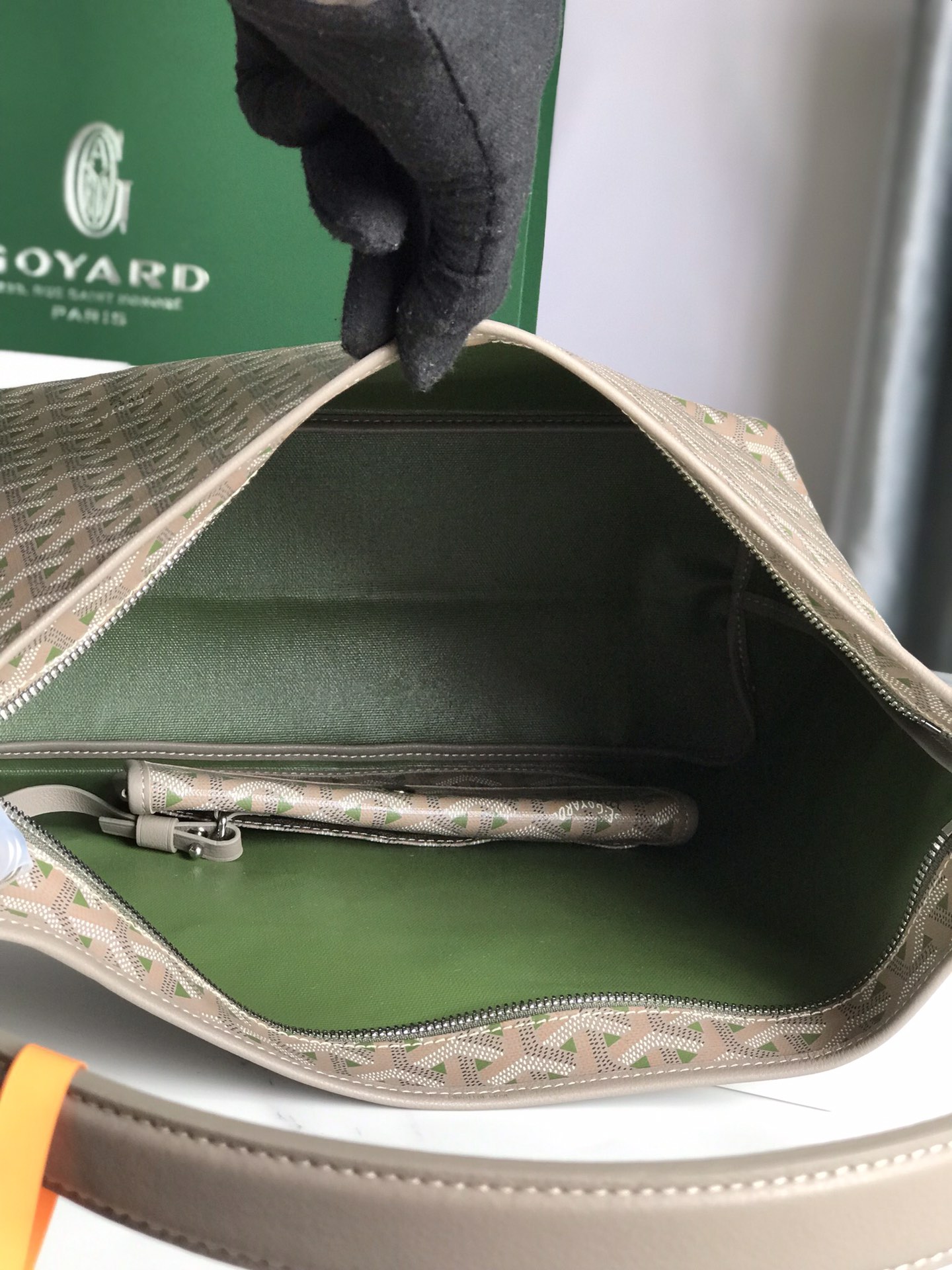 Go*ard hobo bohème