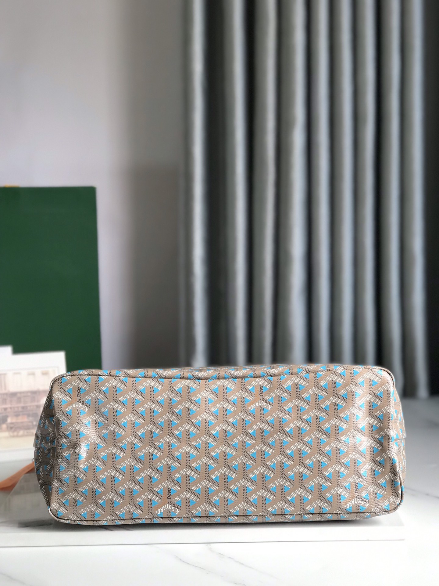 Go*ard hobo bohème