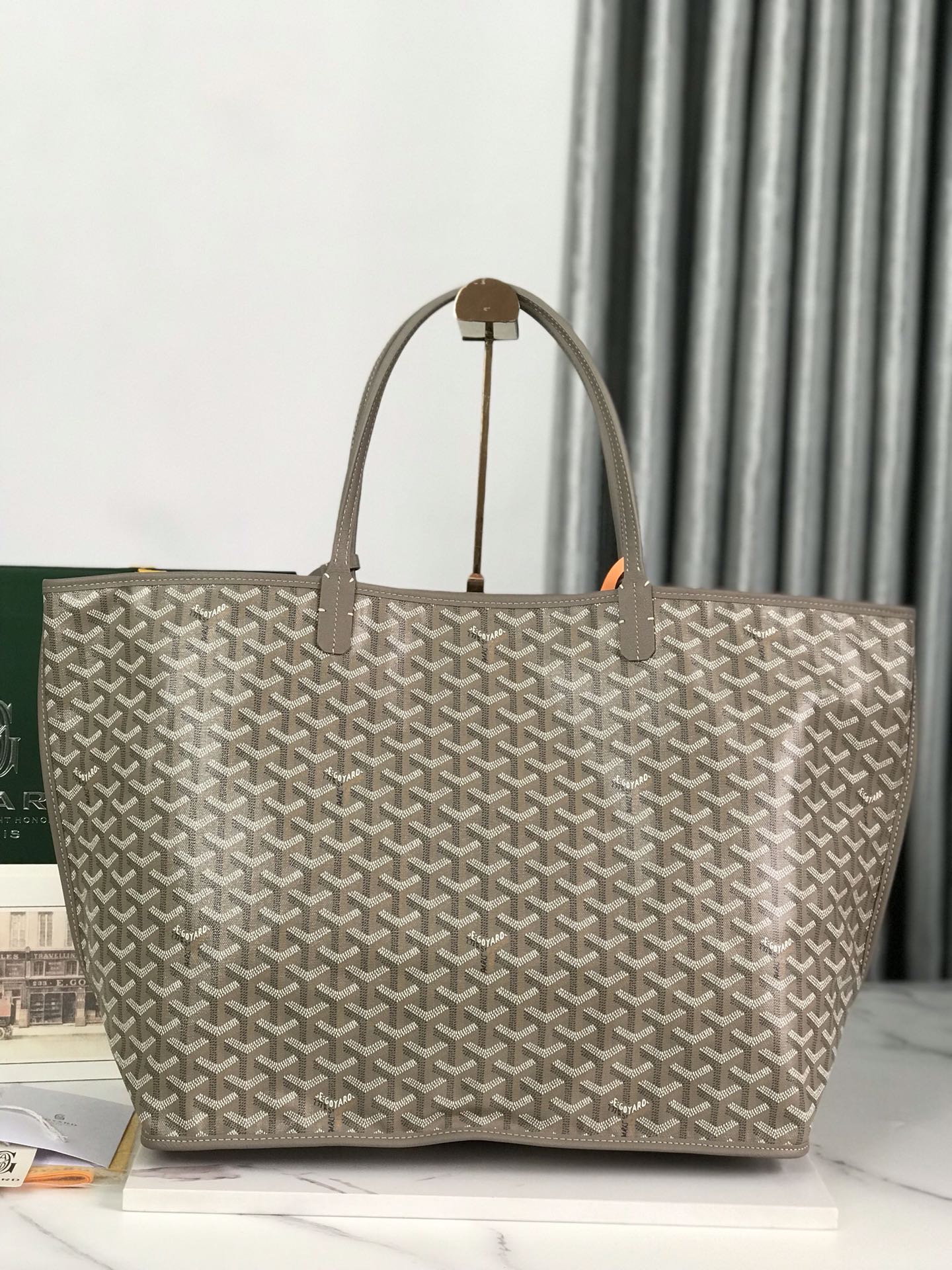 saint L**is tote bag