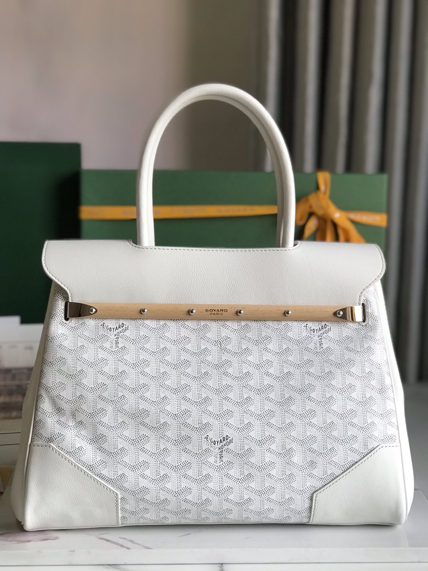 Saigon Tote bag