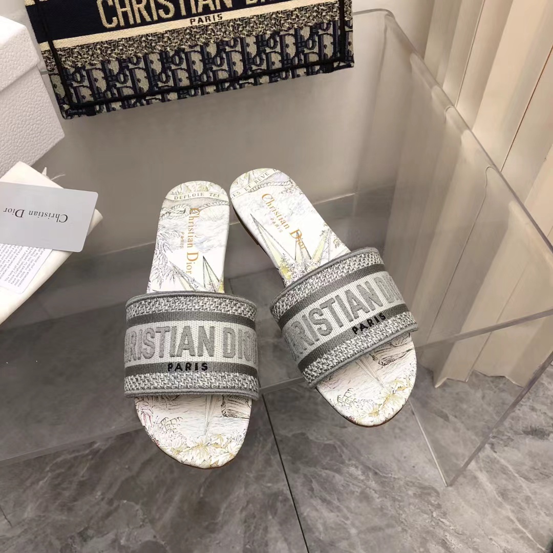 D*or slippers