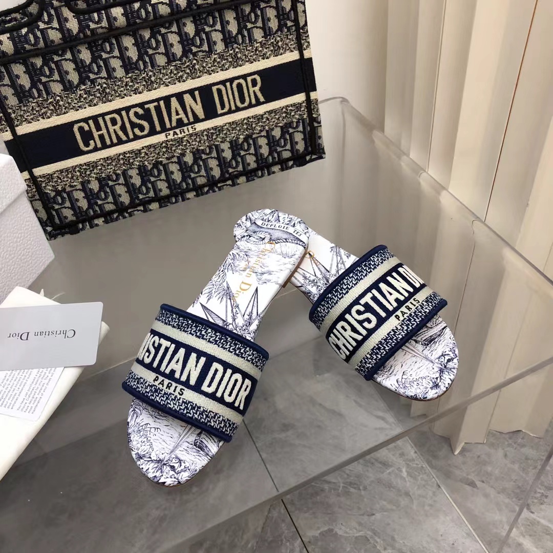 D*or slippers