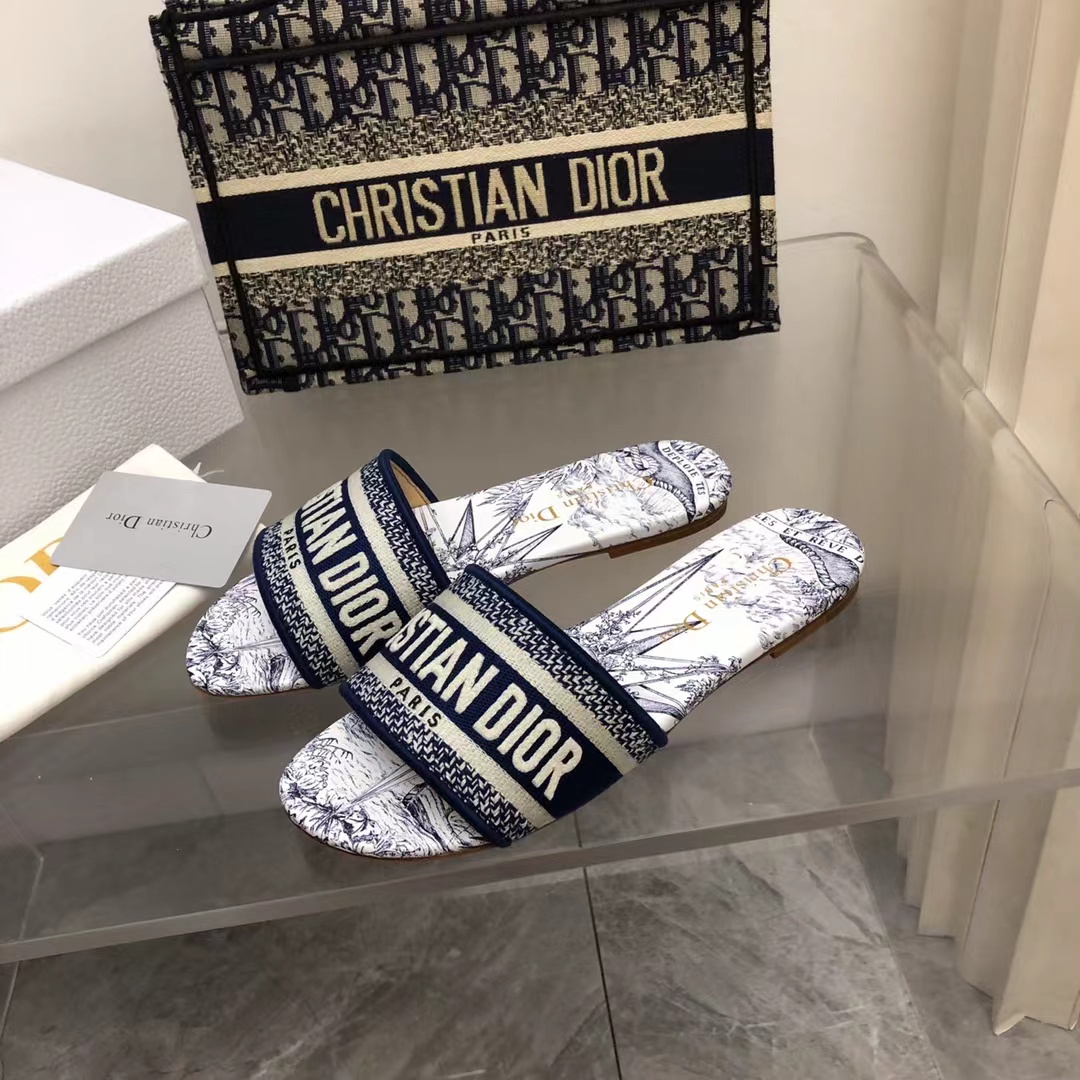 D*or slippers