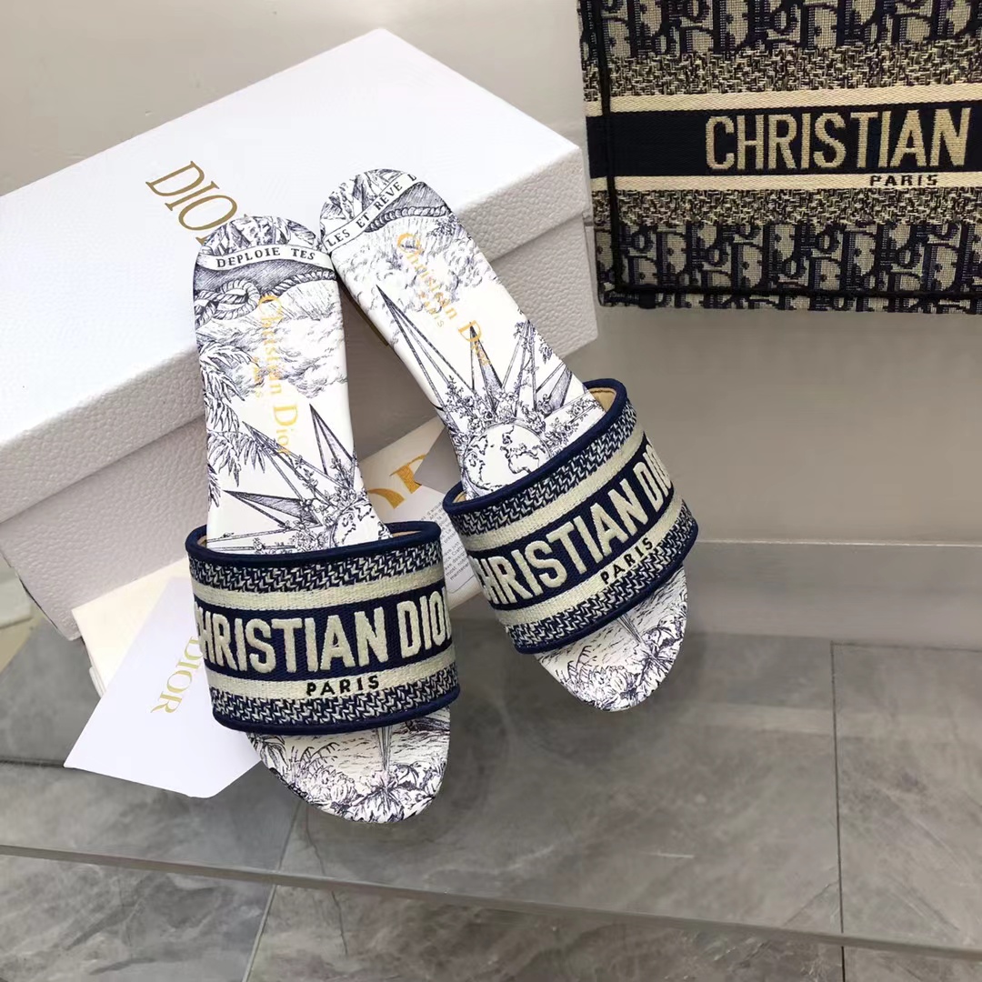 D*or slippers