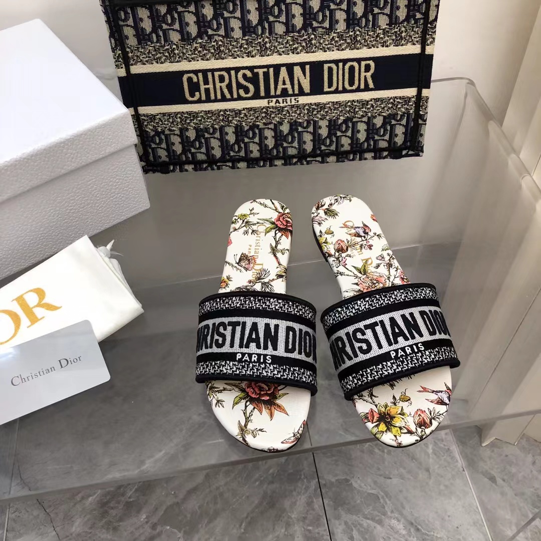 D*or slippers