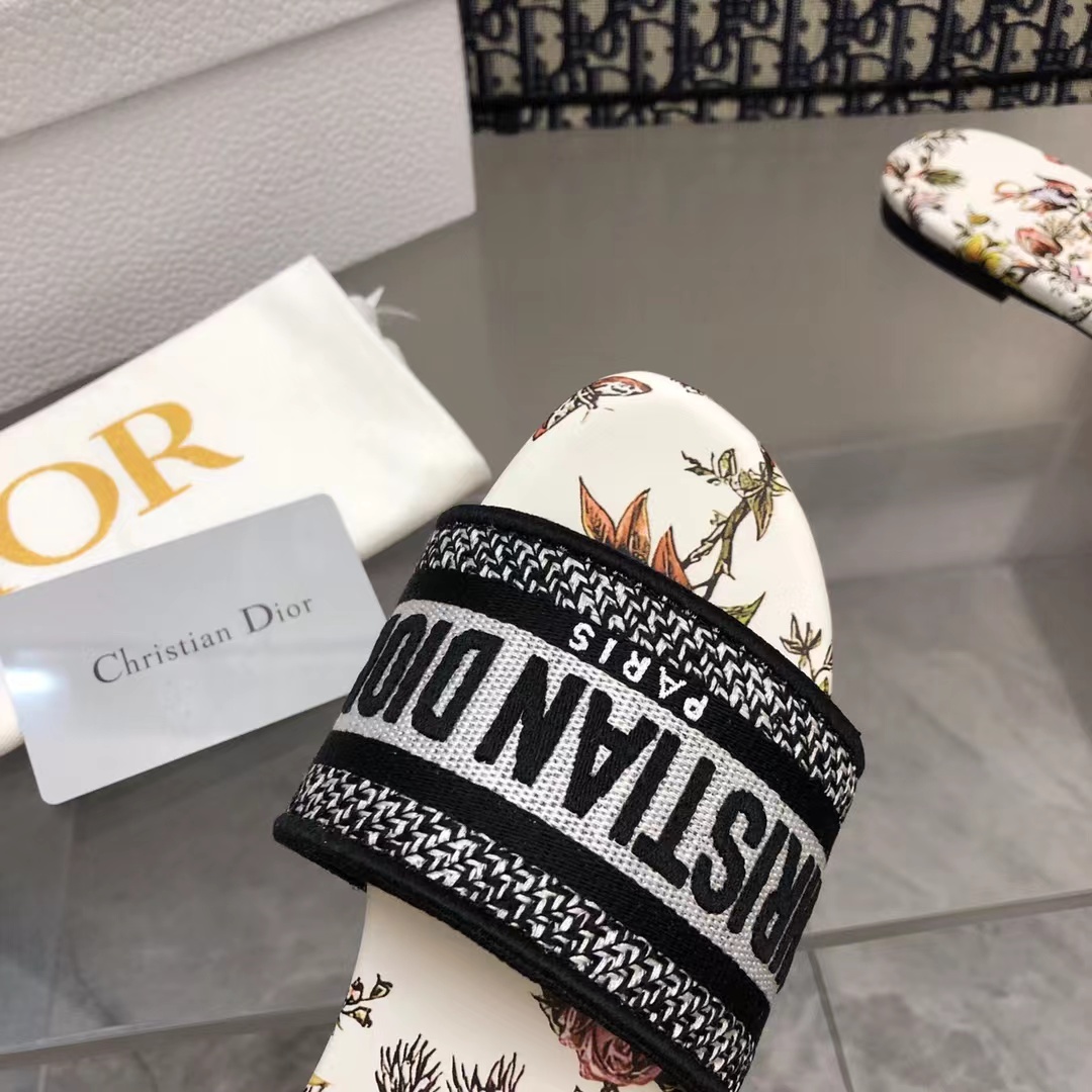 D*or slippers