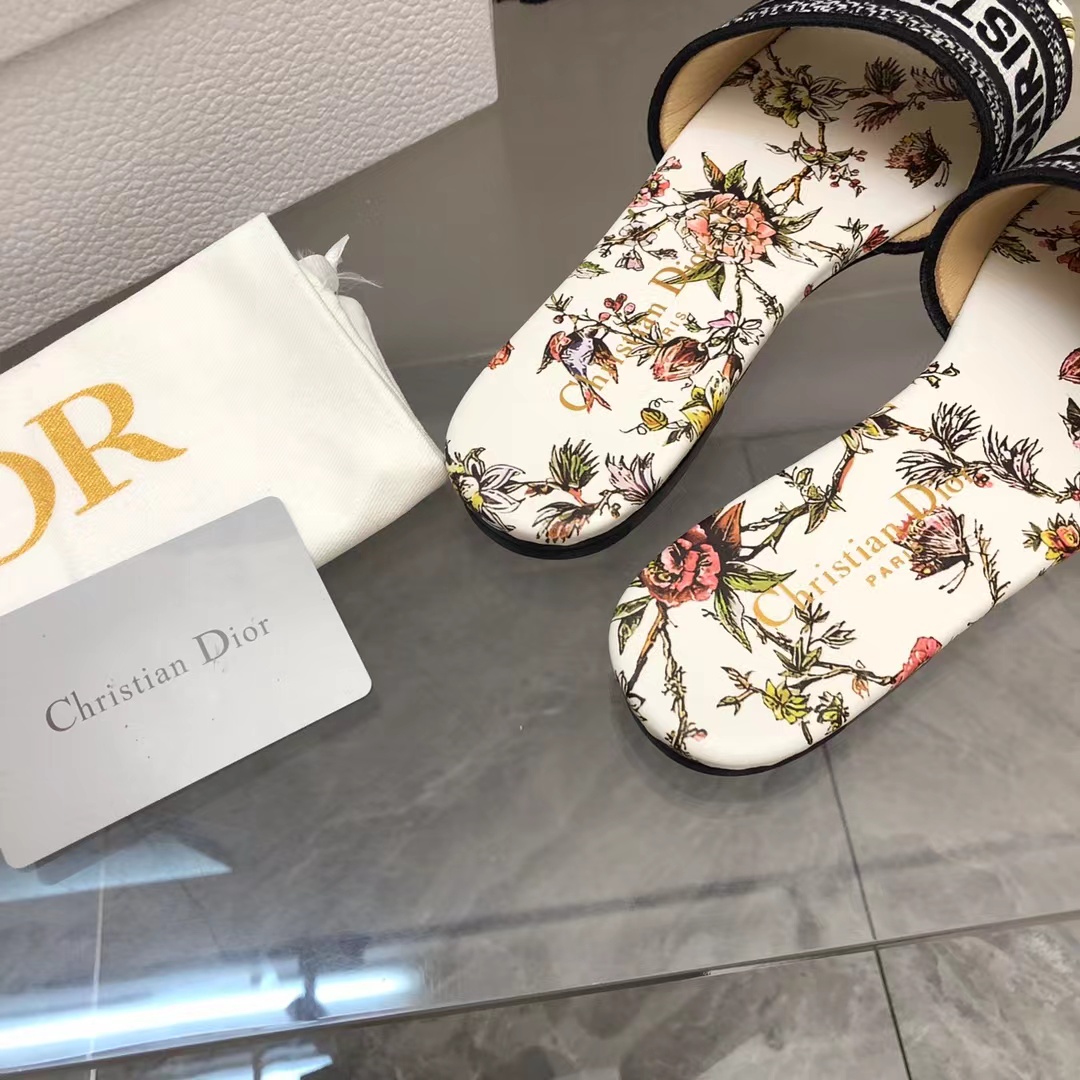 D*or slippers