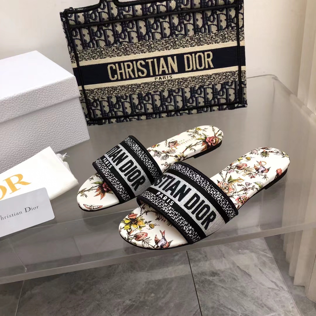D*or slippers