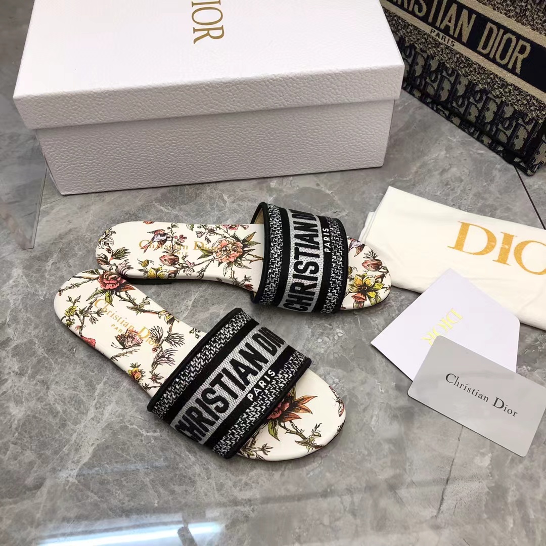 D*or slippers