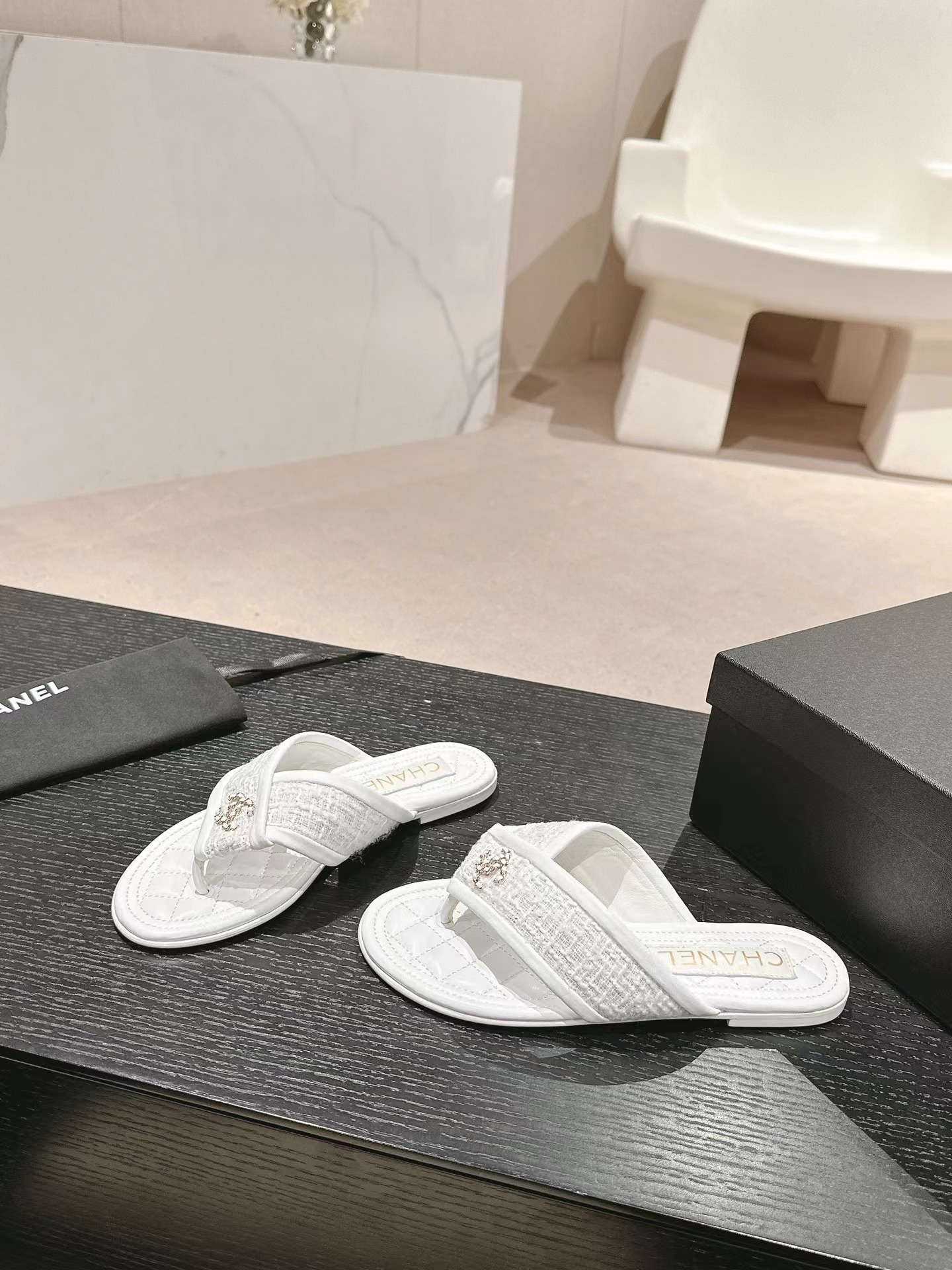 Ch*el slippers