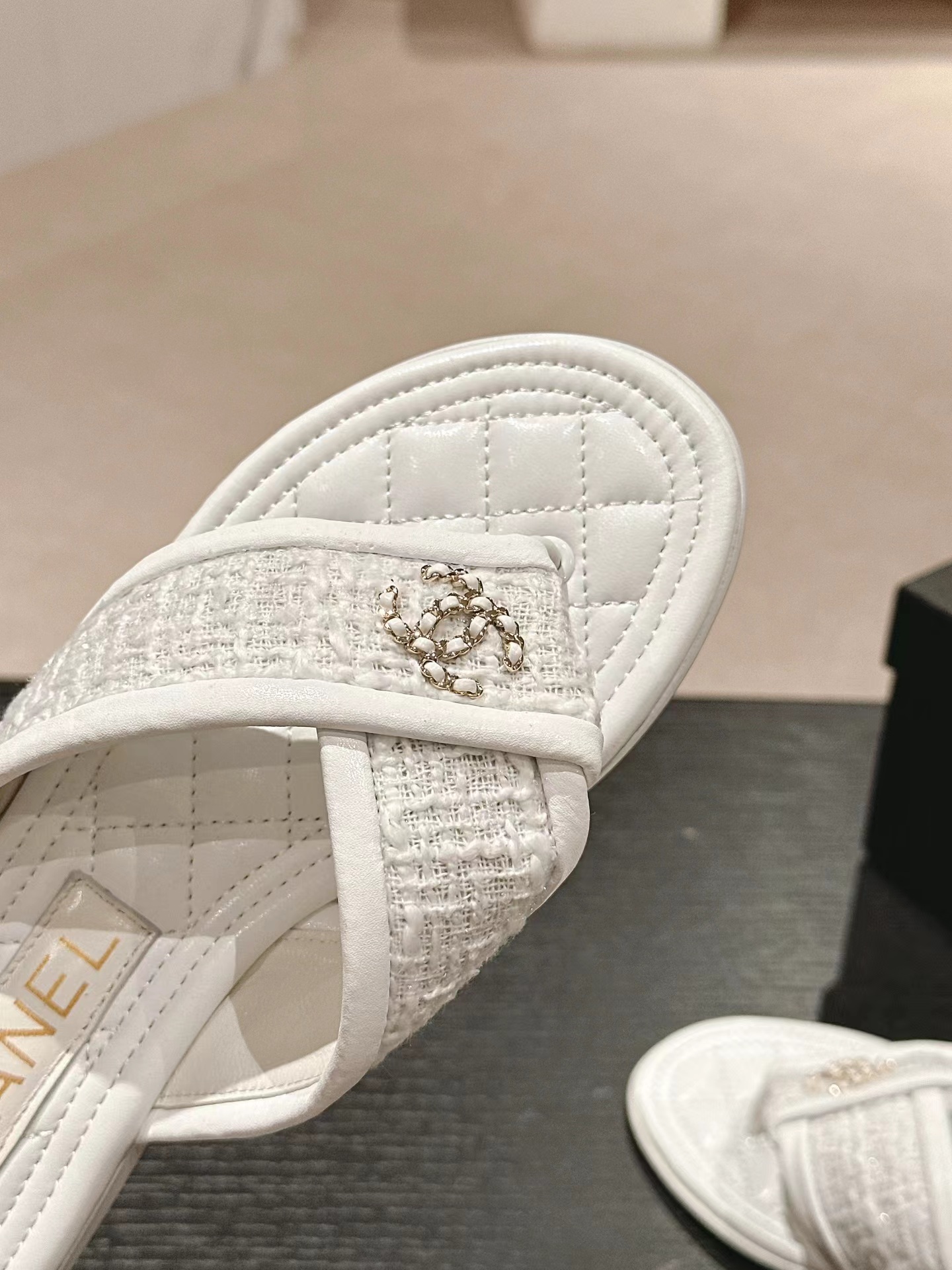 Ch*el slippers