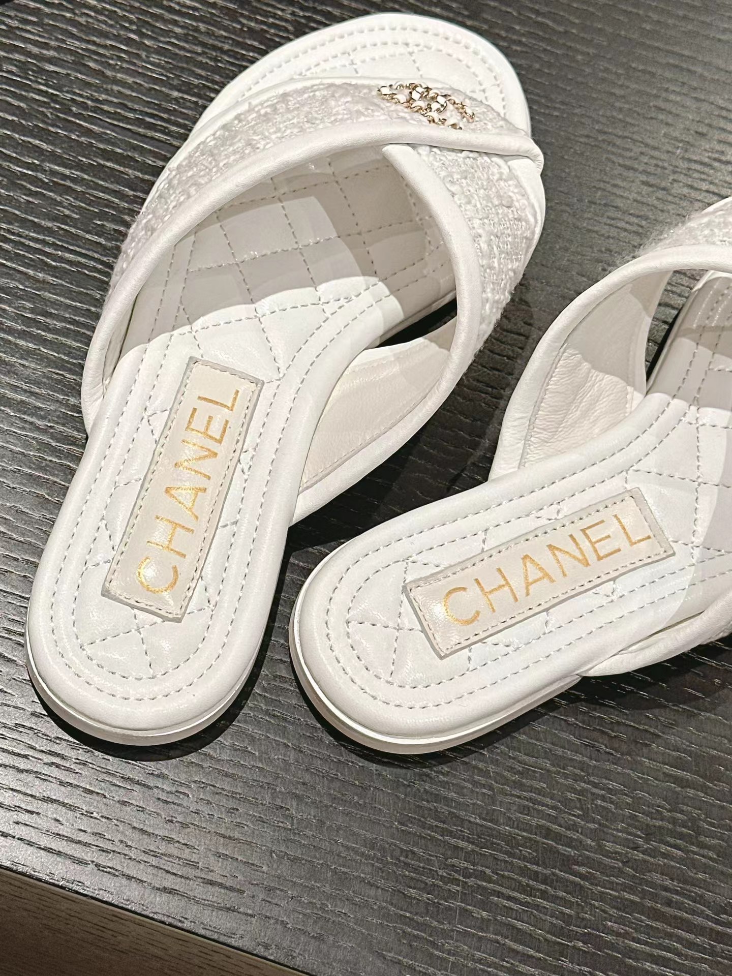 Ch*el slippers
