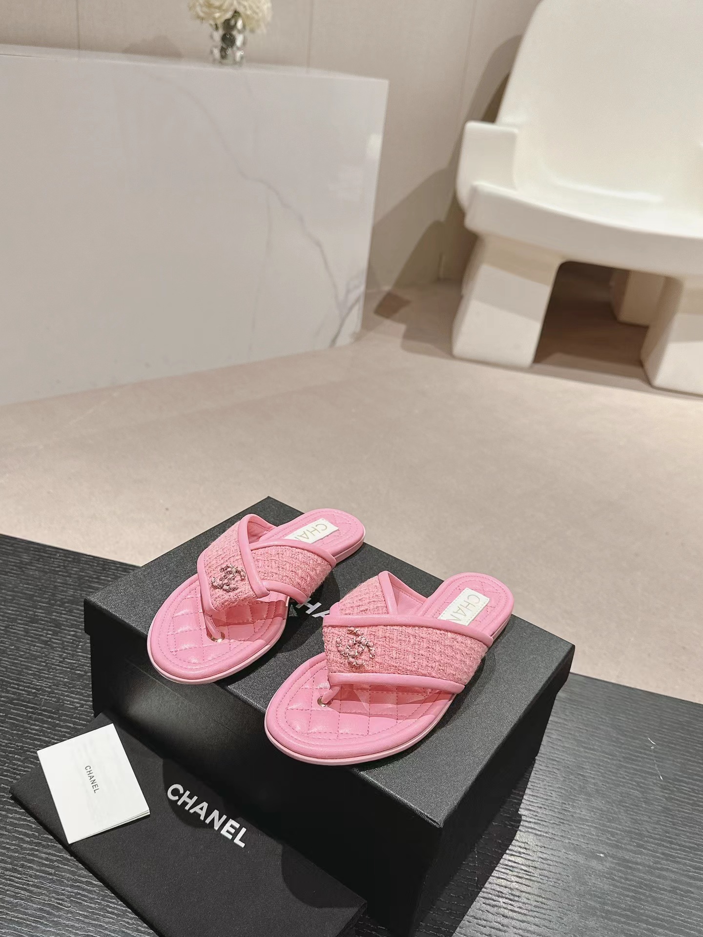 Ch*el slippers