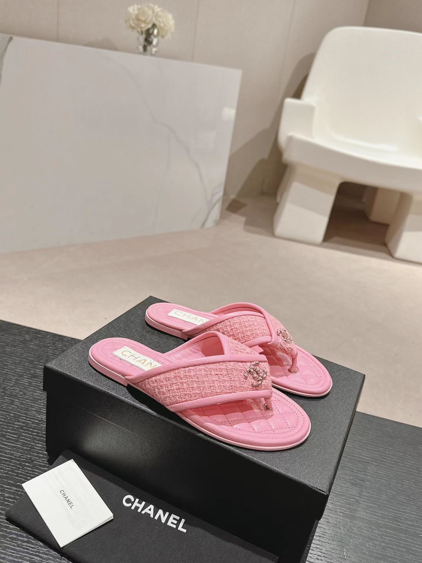 Ch*el slippers