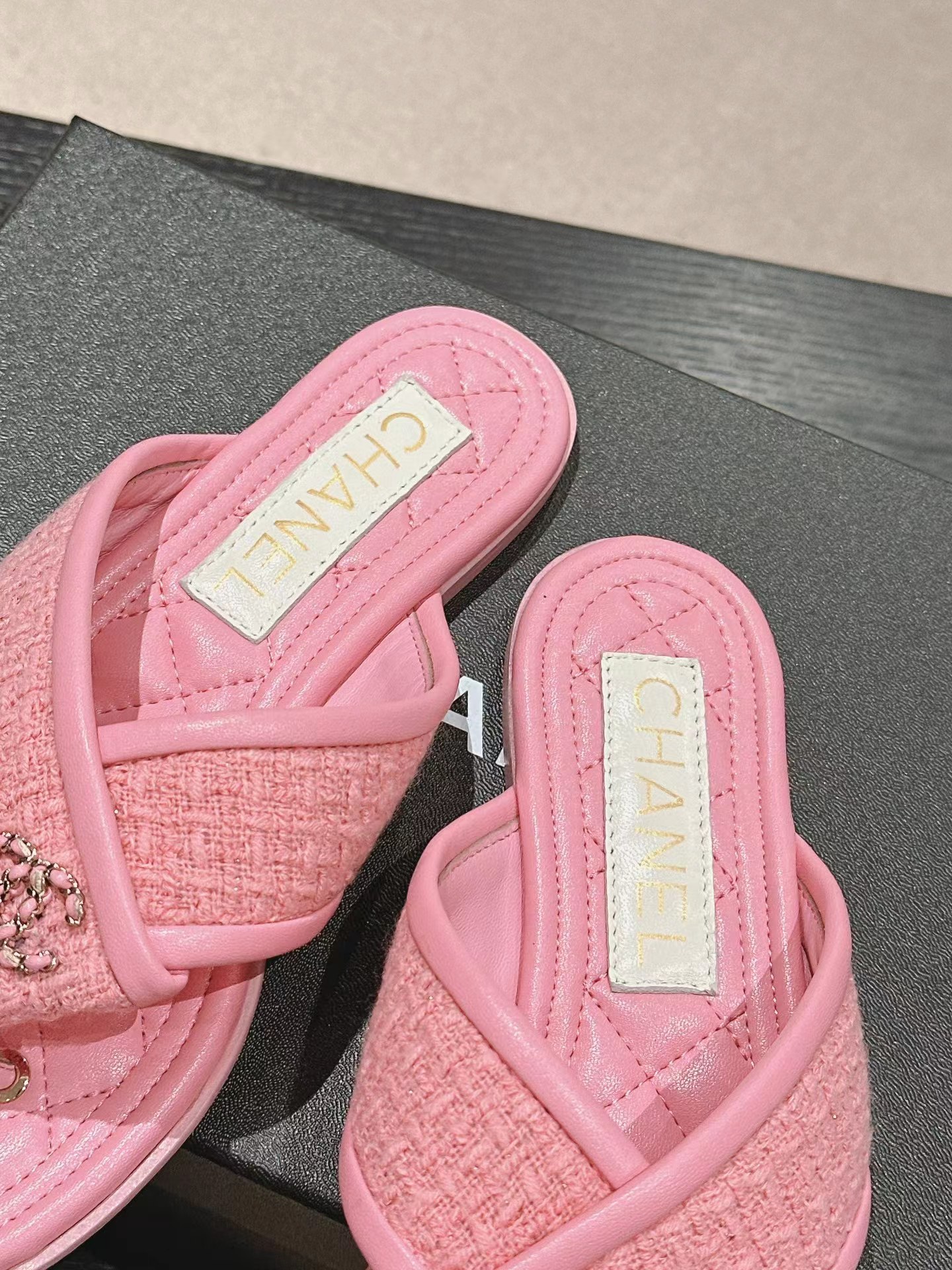 Ch*el slippers