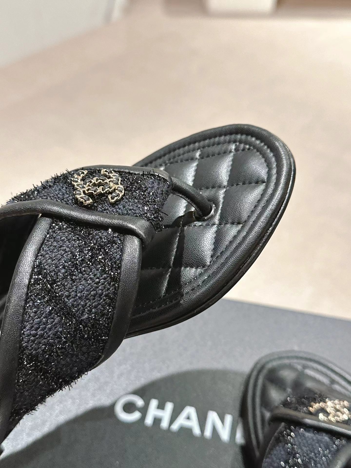 Ch*el slippers