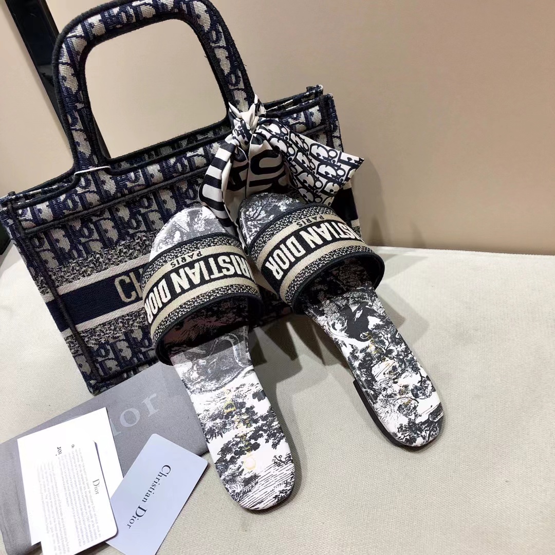 D*or slippers