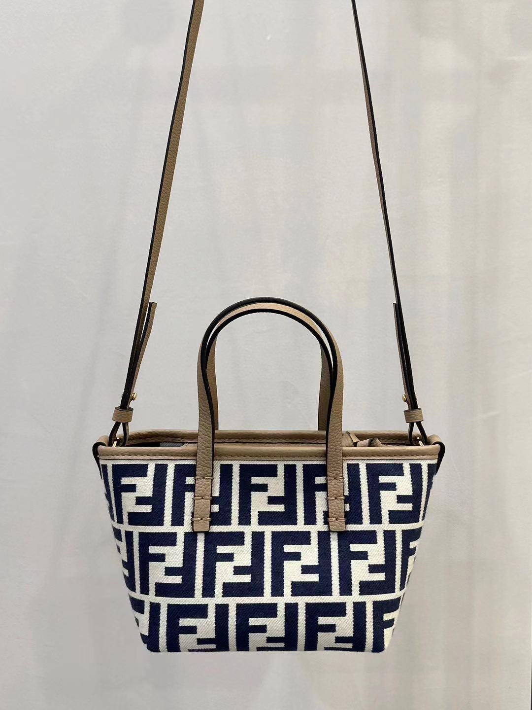 F**di tote small