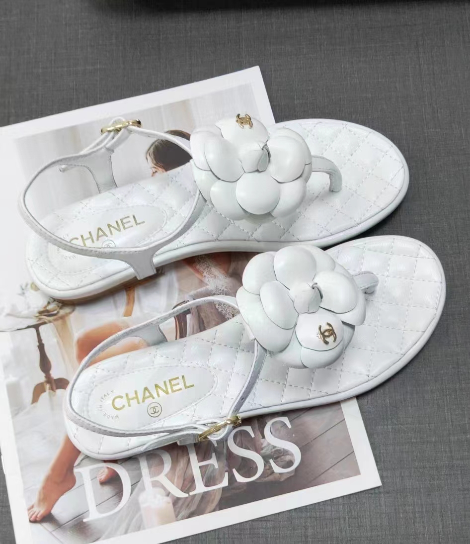 Ch*el cc logo leather flat