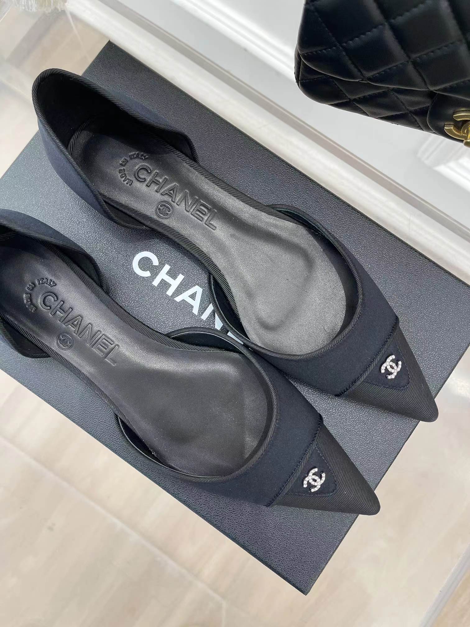 Ch*el ballet flats