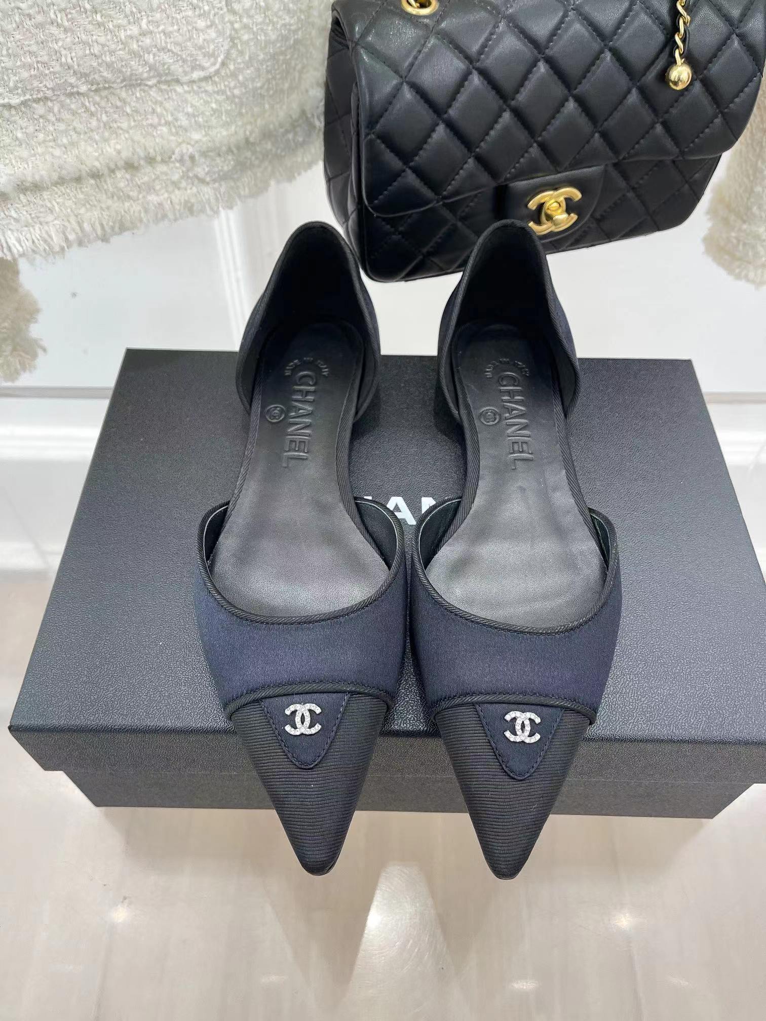 Ch*el ballet flats