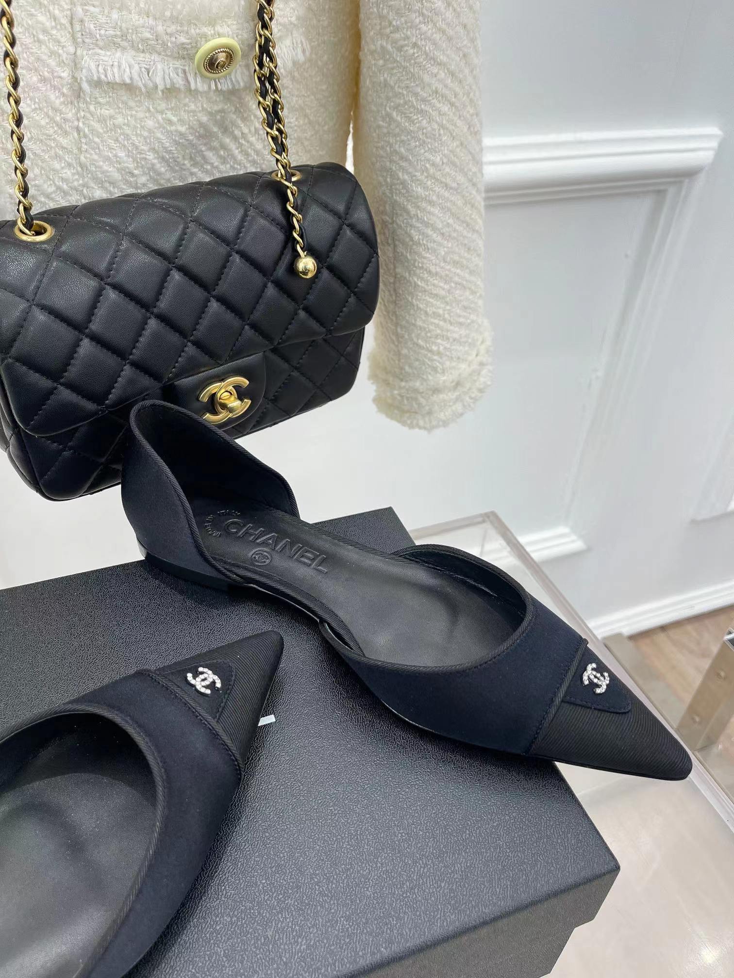 Ch*el ballet flats