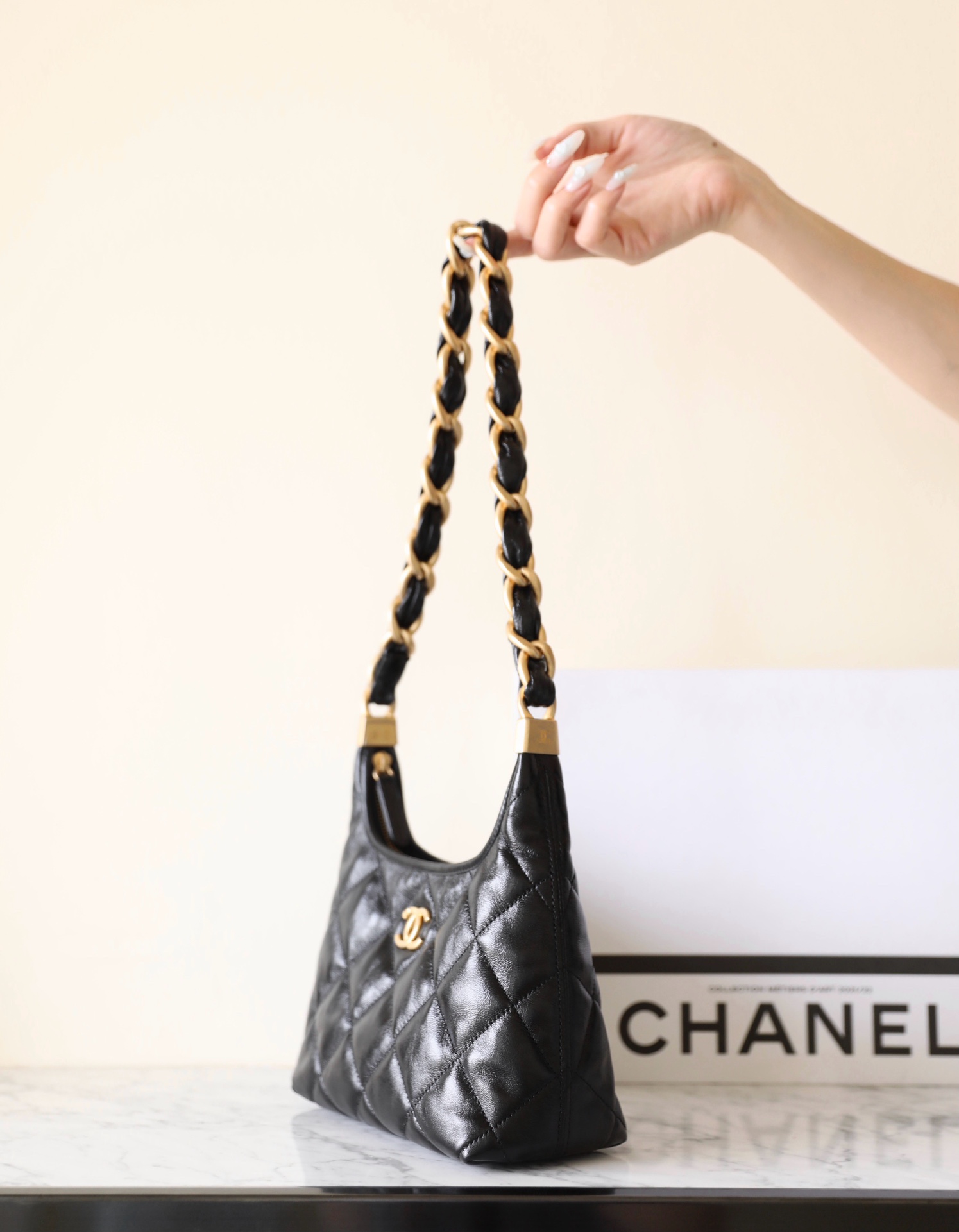 𝖡𝗈𝗇𝖺𝗎𝖽𝗈 Hobo bag