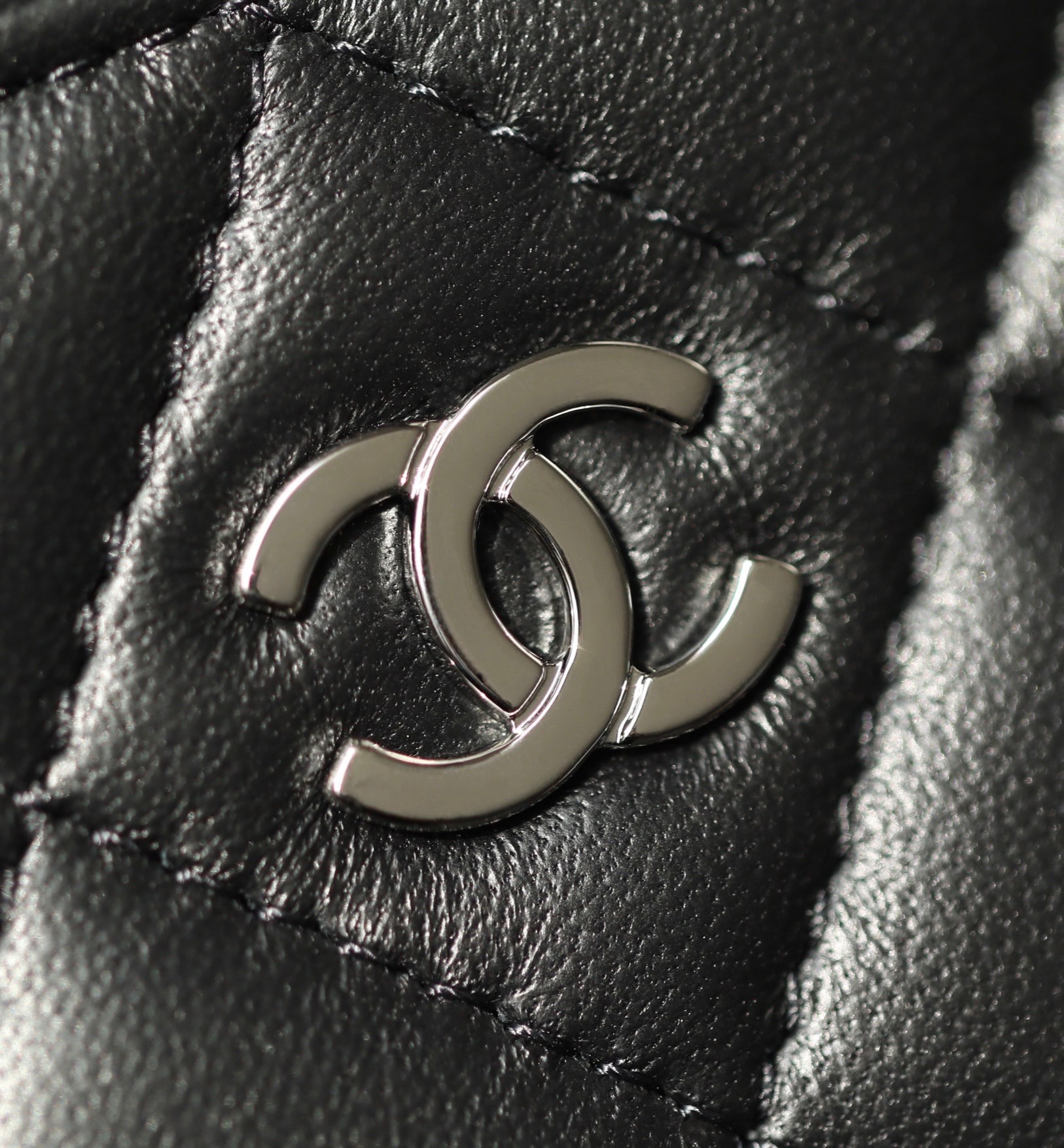 Ch*el1 cardholder