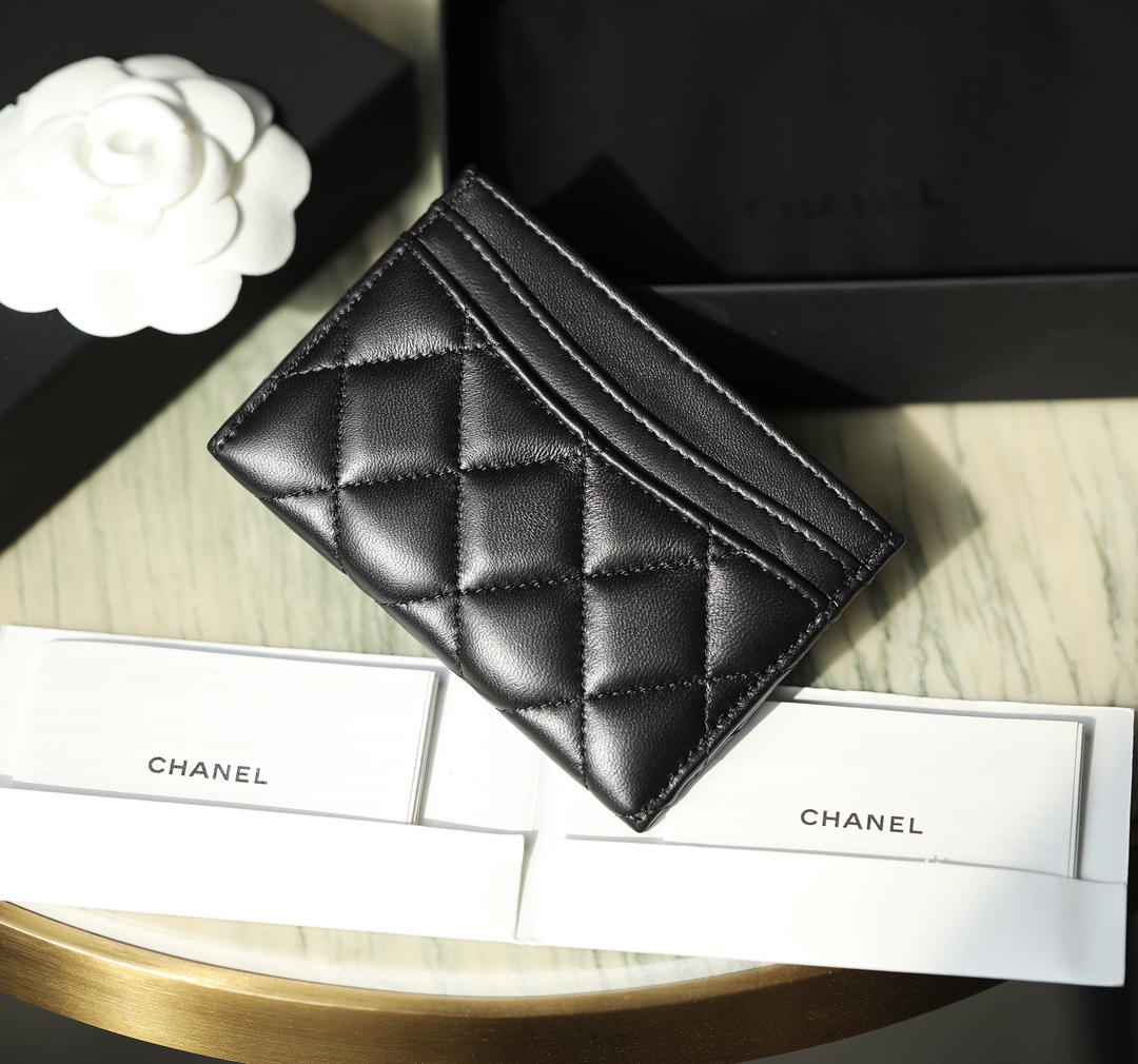 Ch*el1 cardholder