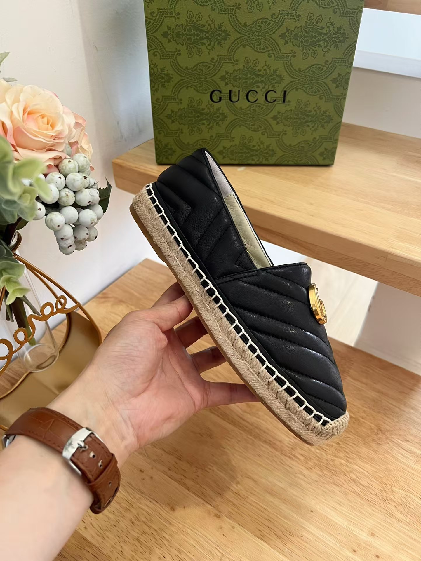 G*u*i pilar gg matelassé espadrille flats