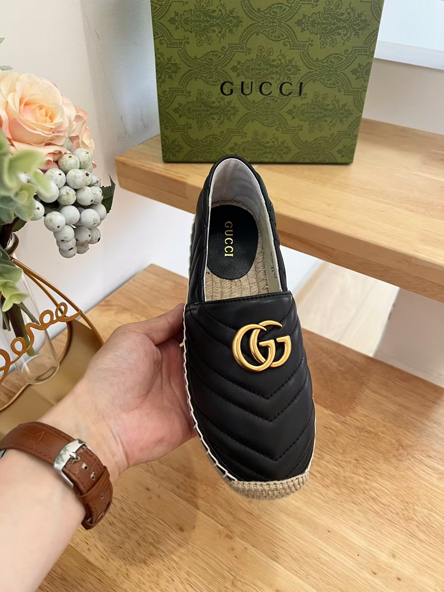 G*u*i pilar gg matelassé espadrille flats