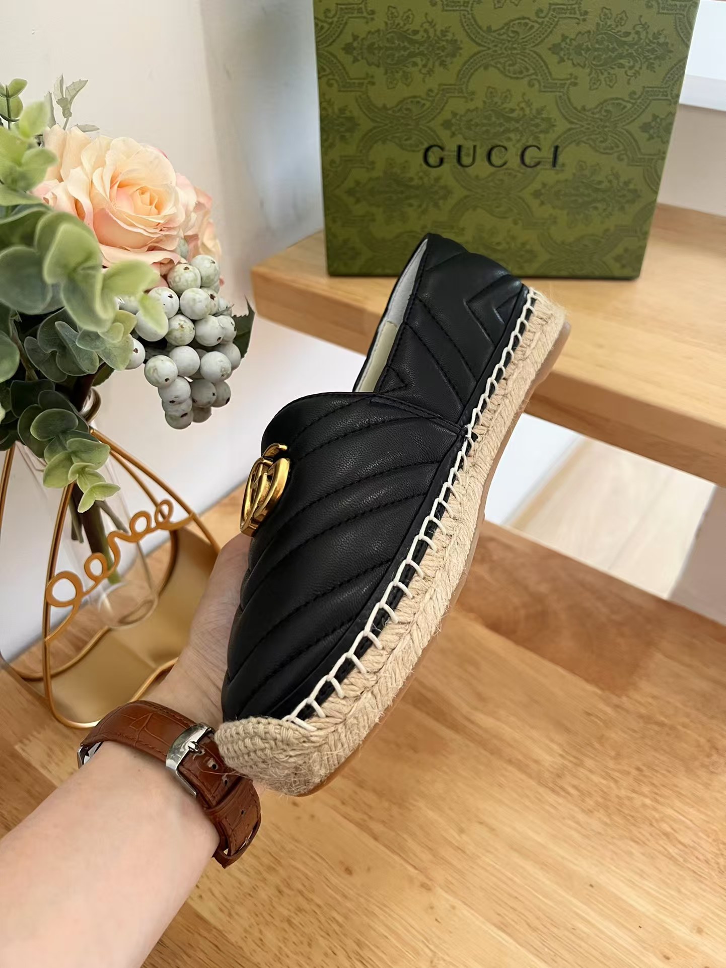 G*u*i pilar gg matelassé espadrille flats