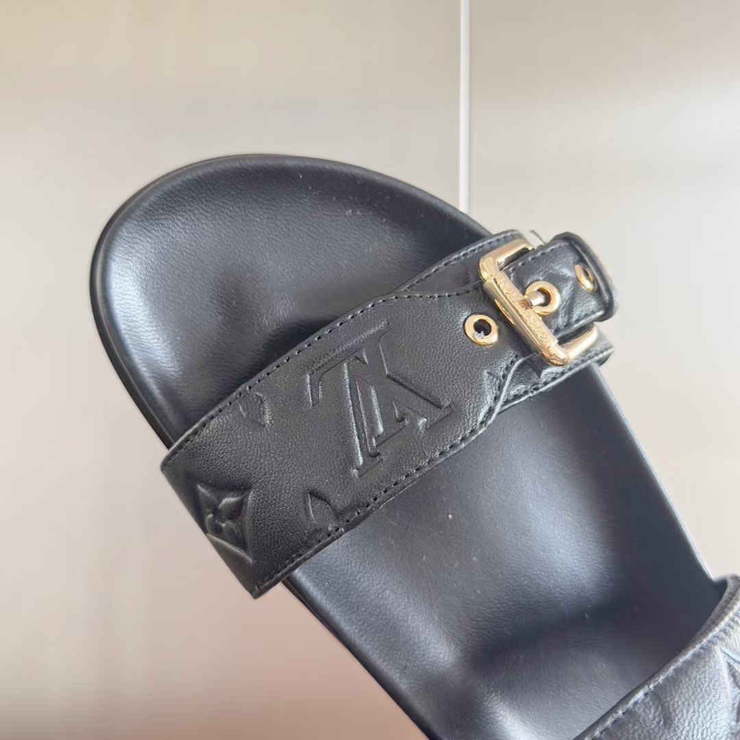 l**is V*t*n bom dia leather mules