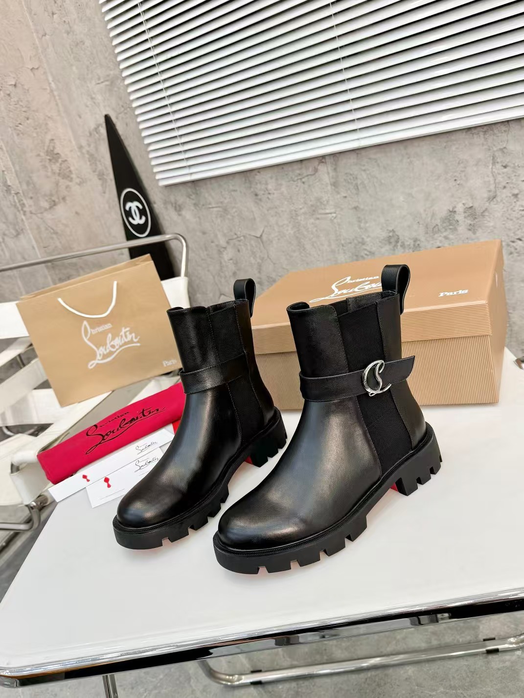 Ch**an louboutin chelsea booty