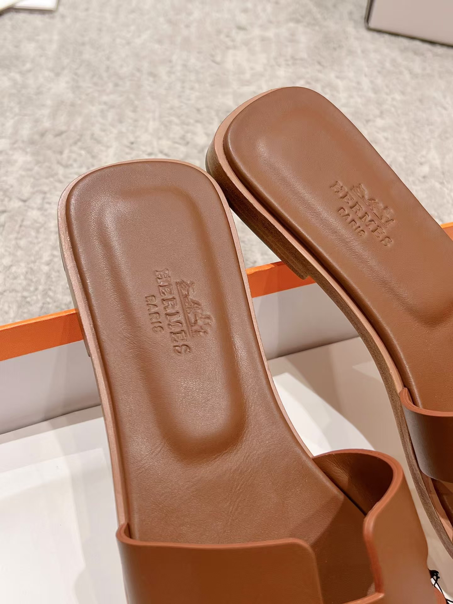 Hermès Oran leather sandal