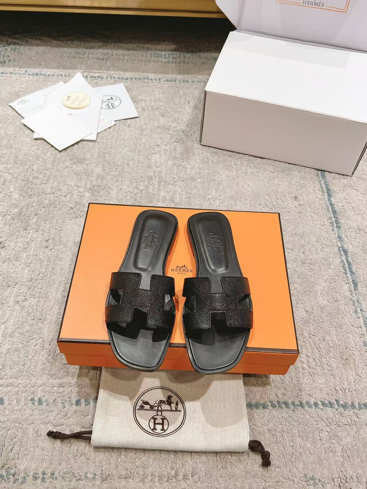 Hermès Oran leather sandal