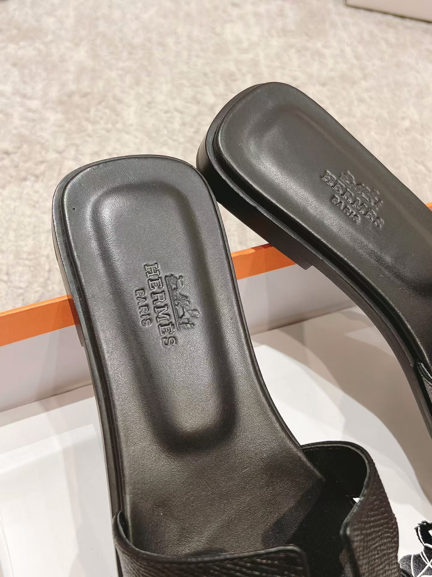 Hermès Oran leather sandal