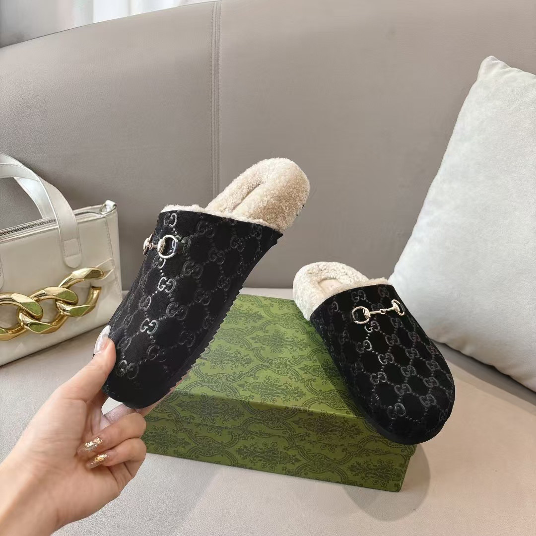 G*u*i women’s horsebit slipper