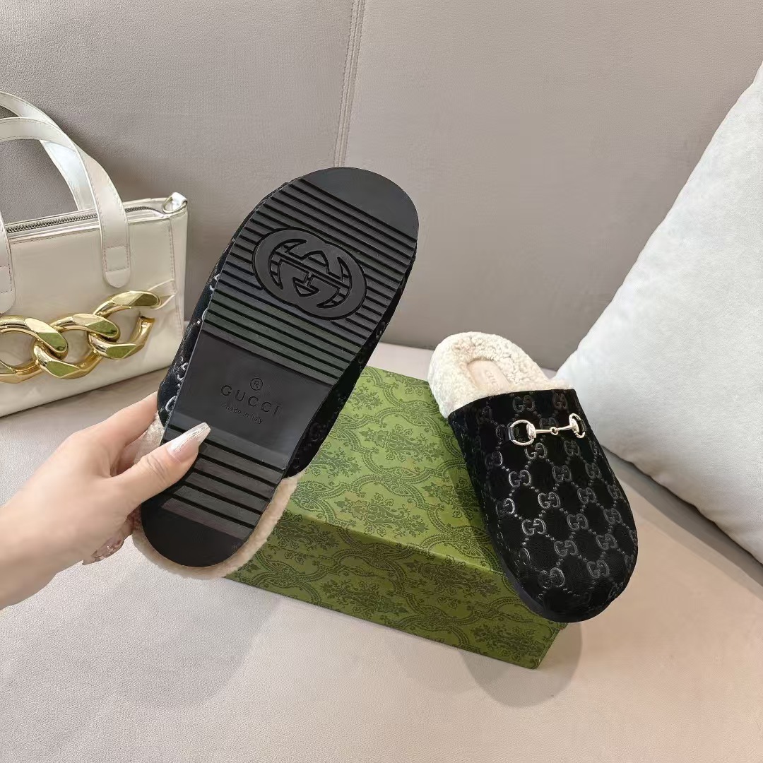G*u*i women’s horsebit slipper
