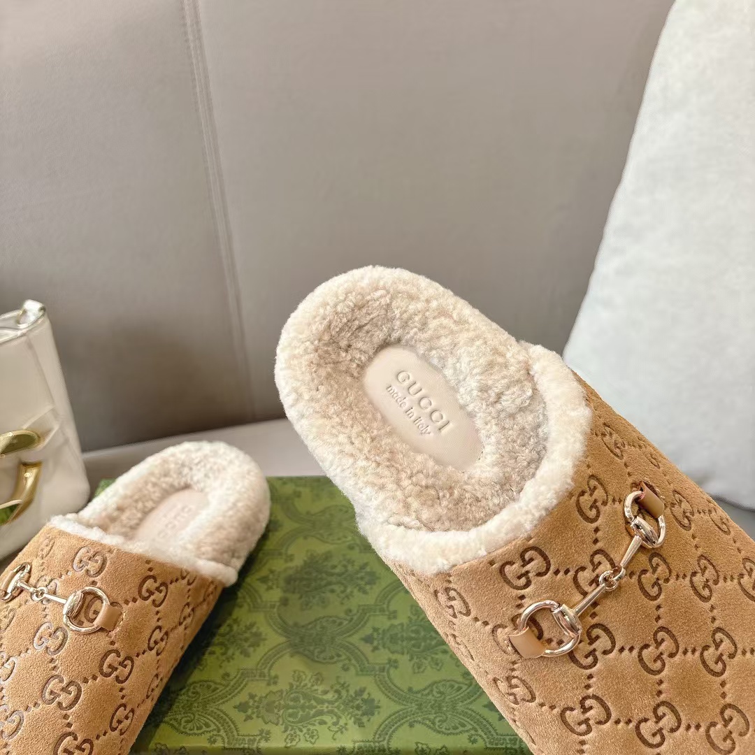 G*u*i women’s horsebit slipper